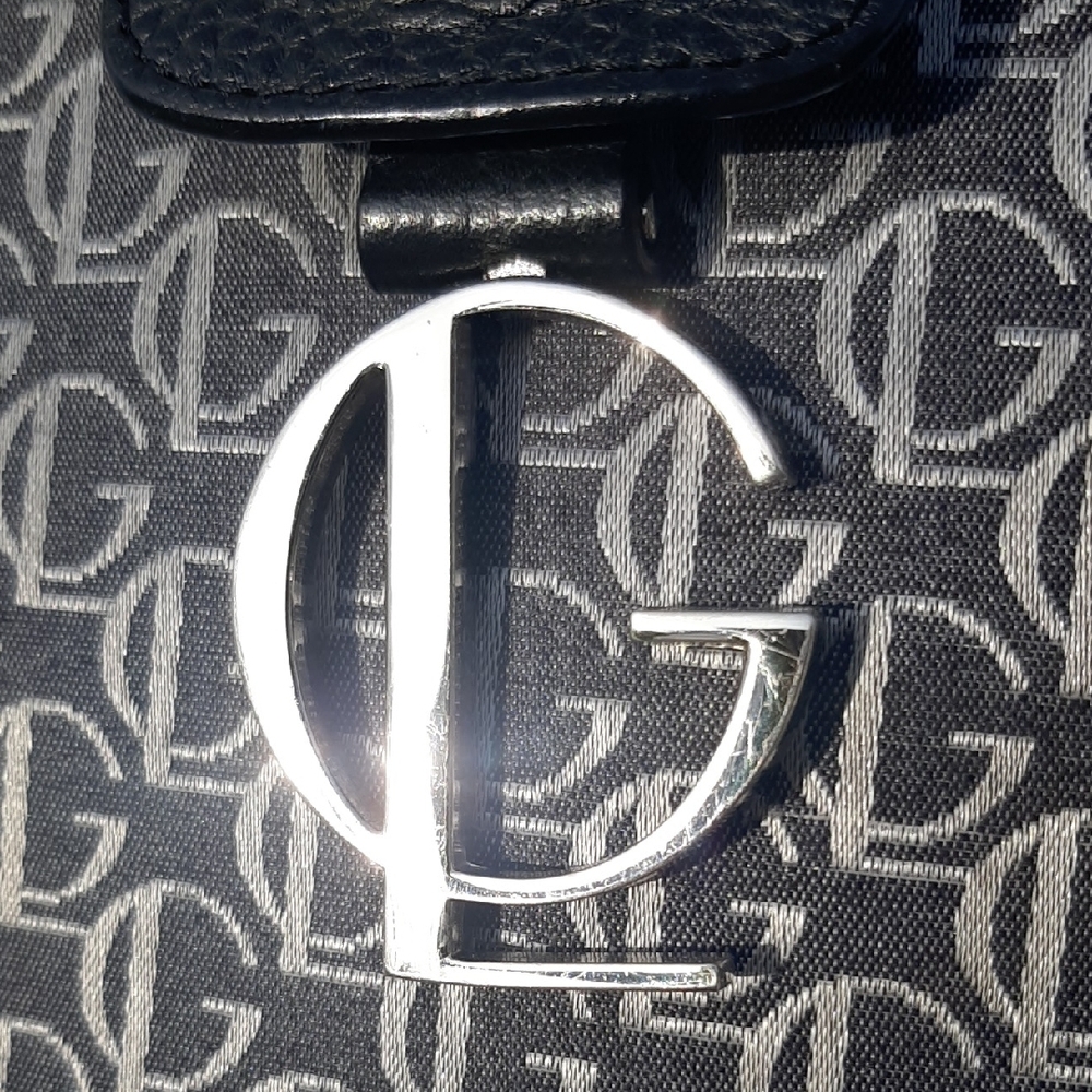 PARIS🇫🇷Guy Laroche Black with Silver LOGO and LEATHER Hand Bag SZ MEDIUM - Picture 3 of 15